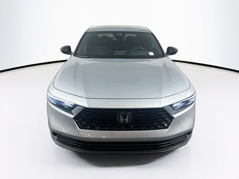Used 2025 Honda Accord Sport image 2