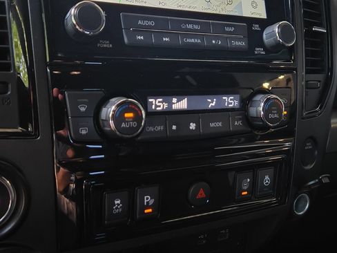 Used 2021 Nissan Titan PRO-4X w/ Pro-4x Convenience Package AWD/4WD image 27