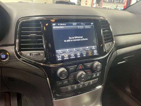 Used 2021 Jeep Grand Cherokee Laredo X image 15