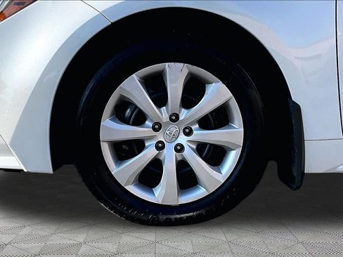 Used 2026 Toyota Corolla LE FWD image 11