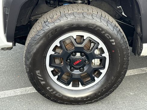 Certified 2026 Toyota Tacoma TRD Off-Road AWD/4WD image 5