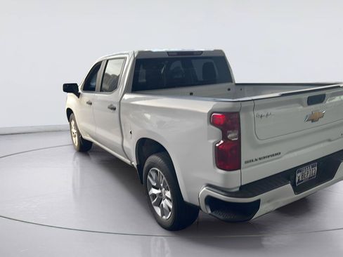 Used 2022 Chevrolet Silverado 1500 Custom RWD image 2