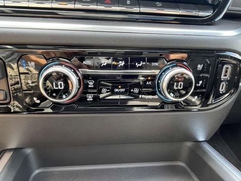 New 2025 GMC Sierra 2500 SLT w/ SLT Premium Package image 20