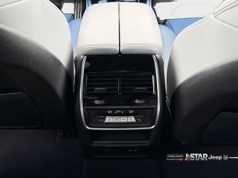 Used 2024 BMW X5 sDrive40i w/ M Sport Package RWD image 27