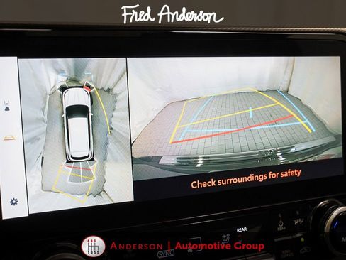 Used 2024 Toyota Highlander Platinum FWD image 16