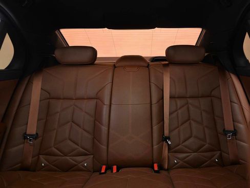 Certified 2023 BMW 760i xDrive w/ Executive Package image 9