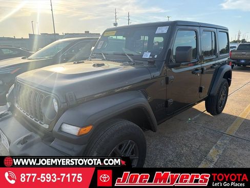 Used 2025 Jeep Wrangler Unlimited Sport AWD/4WD image 1