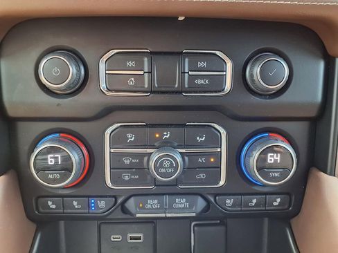 Used 2023 Chevrolet Tahoe High Country w/ LPO, Illumination Package AWD/4WD image 14