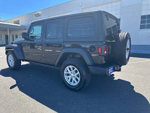 Used 2023 Jeep Wrangler Unlimited Sport AWD/4WD image 4