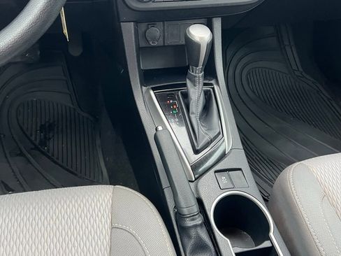 Used 2015 Toyota Corolla LE image 19