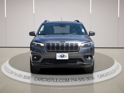 Used 2019 Jeep Cherokee Latitude Plus image 3