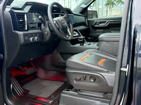 Used 2023 GMC Sierra 1500 AT4 w/ AT4 Premium Package AWD/4WD image 13