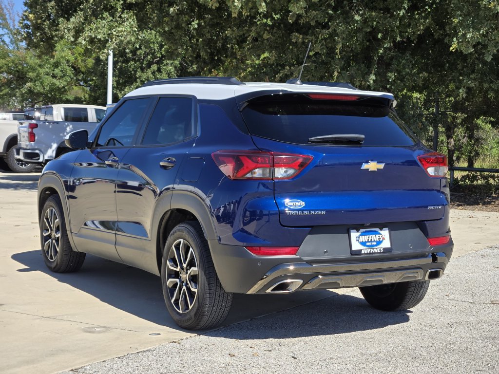 Used 2022 Chevrolet TrailBlazer ACTIV w/ Sun and Liftgate Package FWD image 5