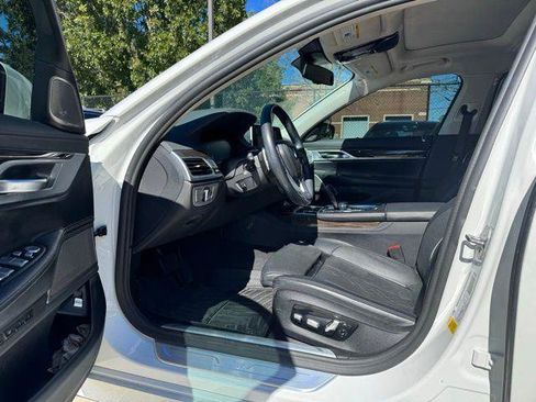 Used 2020 BMW 740i image 5