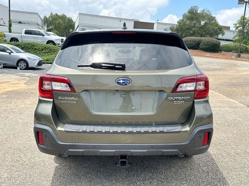 Used 2018 Subaru Outback 3.6R Touring AWD/4WD image 6
