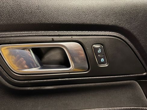 Used 2018 Ford Mustang GT w/ Black Accent Pkg image 13