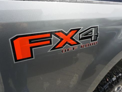 Used 2022 Ford F350 Lariat AWD/4WD image 7