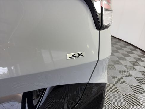 Certified 2024 Kia Sportage SX AWD/4WD image 17