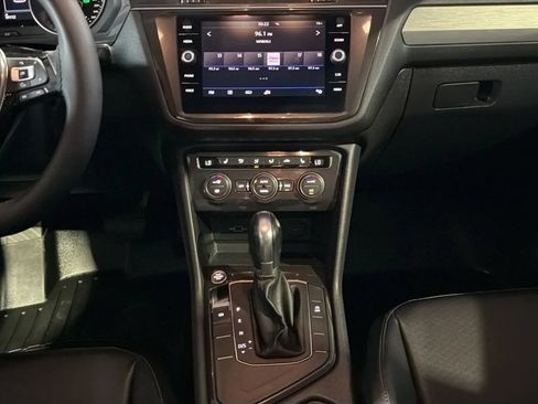 Used 2018 Volkswagen Tiguan SEL FWD image 70