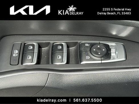 Certified 2021 Kia Sorento S w/ Panoramic Sunroof Package FWD image 16