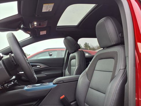 New 2026 Chevrolet Equinox EV LT image 19