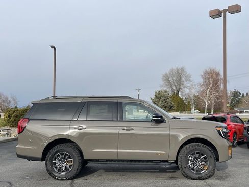 New 2026 Ford Expedition Tremor image 2