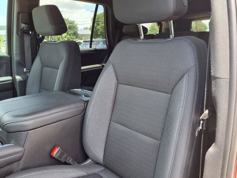 Used 2025 Chevrolet Tahoe LS RWD image 14