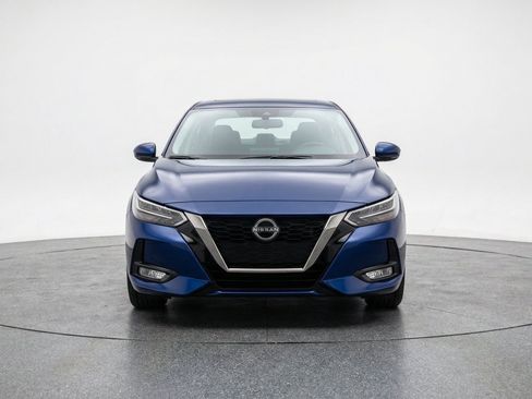 Used 2025 Nissan Sentra SV FWD image 2