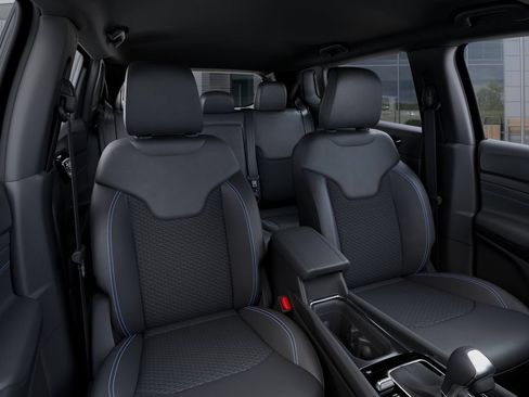 New 2026 Jeep Compass Latitude AWD/4WD image 16