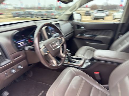 Used 2022 GMC Canyon Denali image 9