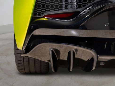 Used 2023 McLaren Artura RWD image 19