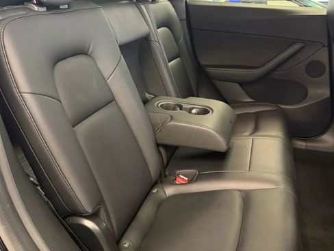 Used 2020 Tesla Model Y Long Range image 19