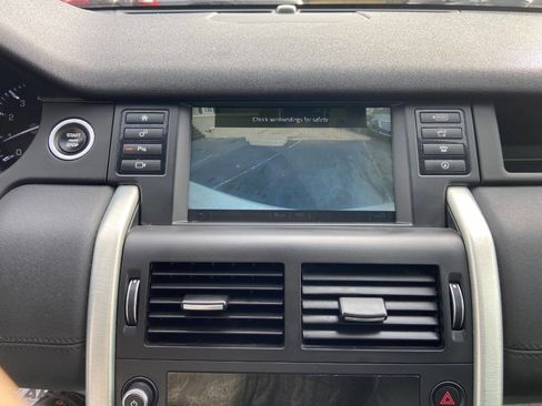 Used 2015 Land Rover Discovery Sport HSE image 15