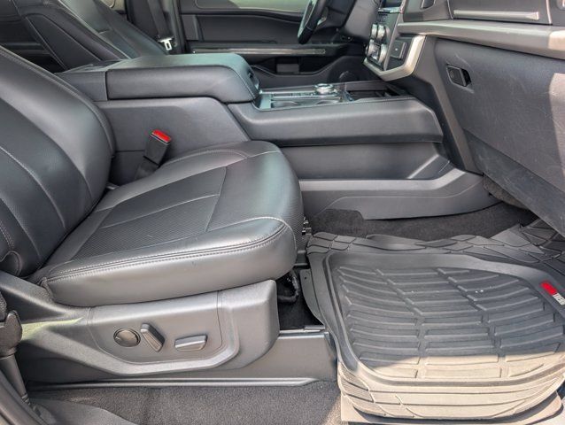 Used 2024 Ford Expedition XLT RWD image 30