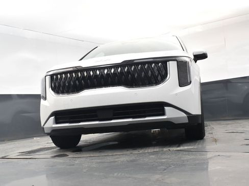 New 2026 Kia Carnival LX FWD image 13