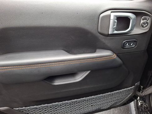 Used 2022 Jeep Gladiator Mojave w/ Cold Weather Group image 13