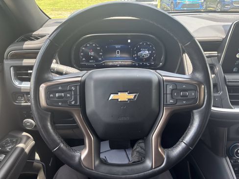 Used 2022 Chevrolet Suburban High Country AWD/4WD image 16