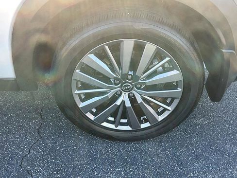 Certified 2024 Nissan Pathfinder SL w/ SL Premium Package image 8