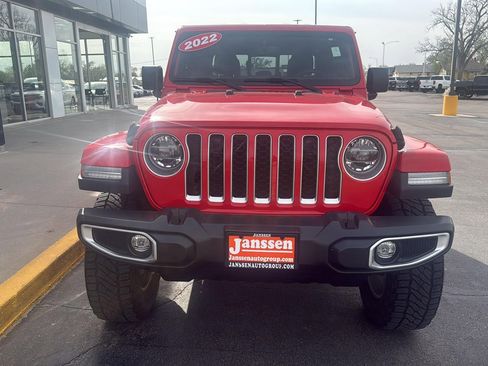 Used 2022 Jeep Gladiator Overland w/ Popular Equipment Package AWD/4WD image 8