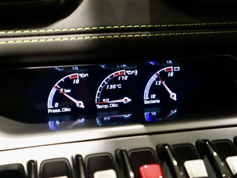 Used 2018 Lamborghini Huracan LP 580-2 RWD image 32