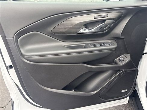 Certified 2024 GMC Terrain SLT w/ Infotainment Package II image 22