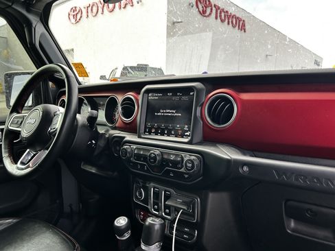 Used 2022 Jeep Wrangler Rubicon w/ Cold Weather Group AWD/4WD image 14