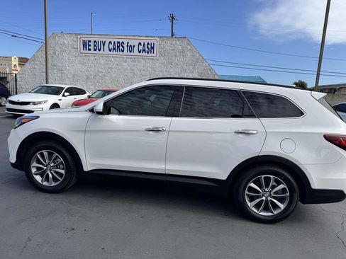 Used 2017 Hyundai Santa Fe SE w/ Cargo Package FWD image 14