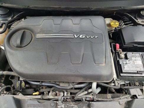 Used 2017 Jeep Cherokee Trailhawk AWD/4WD image 30