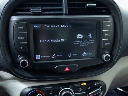 Used 2023 Kia Soul LX w/ LX Technology Package image 15