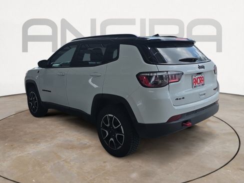 Used 2025 Jeep Compass Trailhawk AWD/4WD image 11
