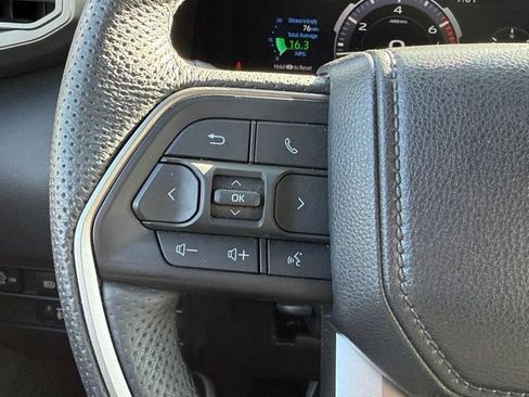Used 2025 Toyota Tundra Limited AWD/4WD image 29