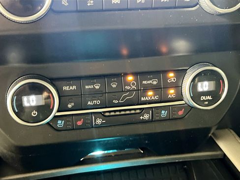 Used 2020 Ford Expedition Max XLT w/ Equipment Group 202A RWD image 27