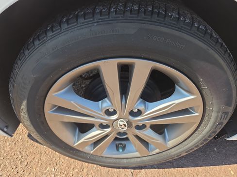 Used 2017 Hyundai Elantra Value Edition w/ Cargo Package image 10