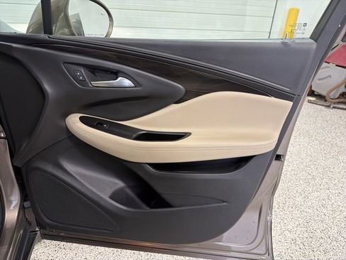 Used 2019 Buick Envision Essence image 21